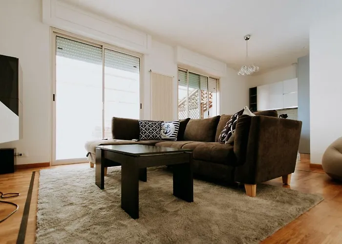 Luxury Penthouse With Sea View - Center